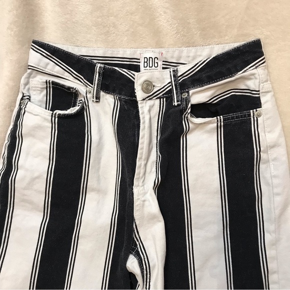 BDG Mom high waisted striped jeans Urban Outfitters tapered leg fit Beetlejuice - Picture 3 of 10